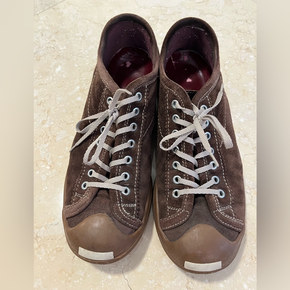 Banana Republic men’s brown suede sneakers, size 9.5, gently used.